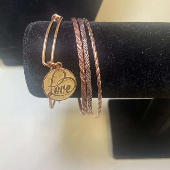 Elegant Rose Gold Tone “Love” Bangle Bracelet Set - Picture 1 of 4